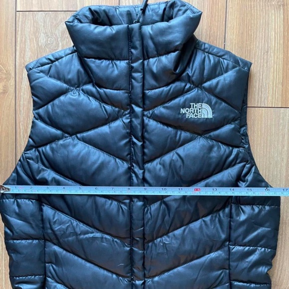 North face puffer vest - Picture 2 of 4